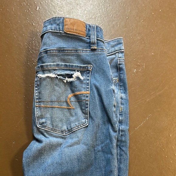American Eagle Outfitters Women's Blue Distressed Jeans - Picture 5 of 5